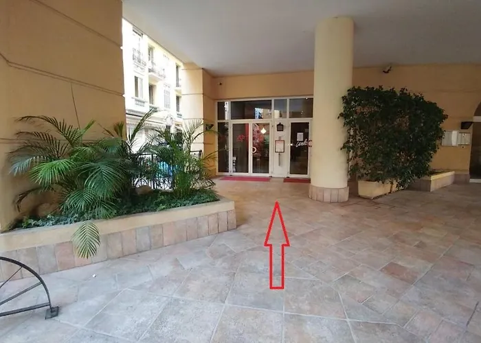 Monaco A 300M Du Casino - Grand Studio Avec Piscine
